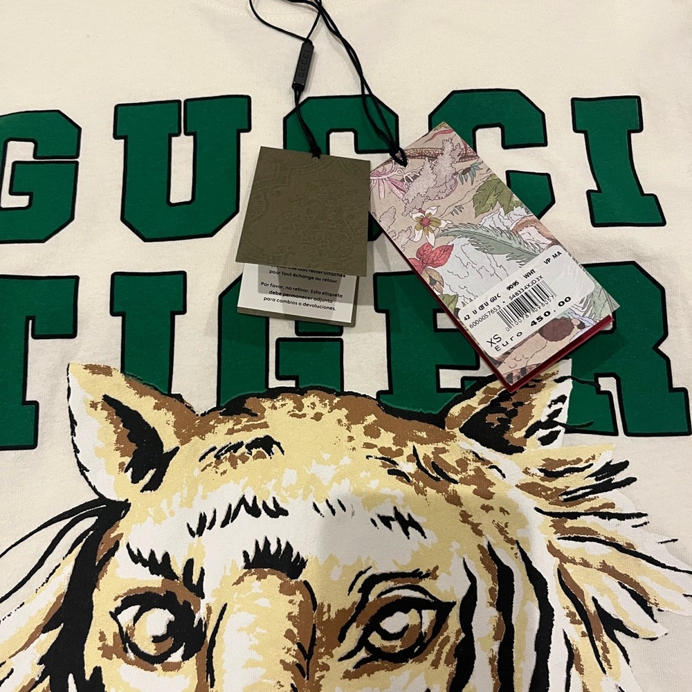 NWT $450 Gucci Tiger Print Green Logo cotton T-shirt  Sizes: Men XS Women M or S - Picture 4 of 6